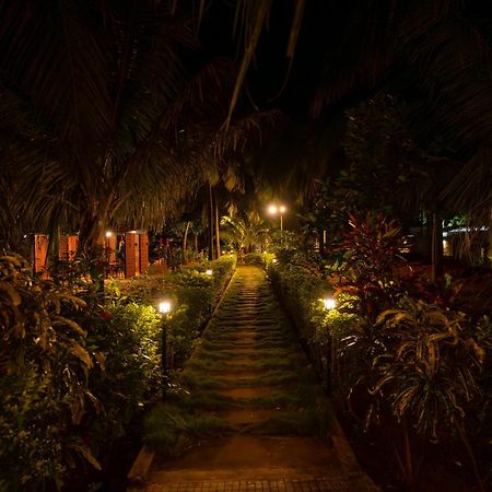 Claynest Resorts Kuttālam Esterno foto