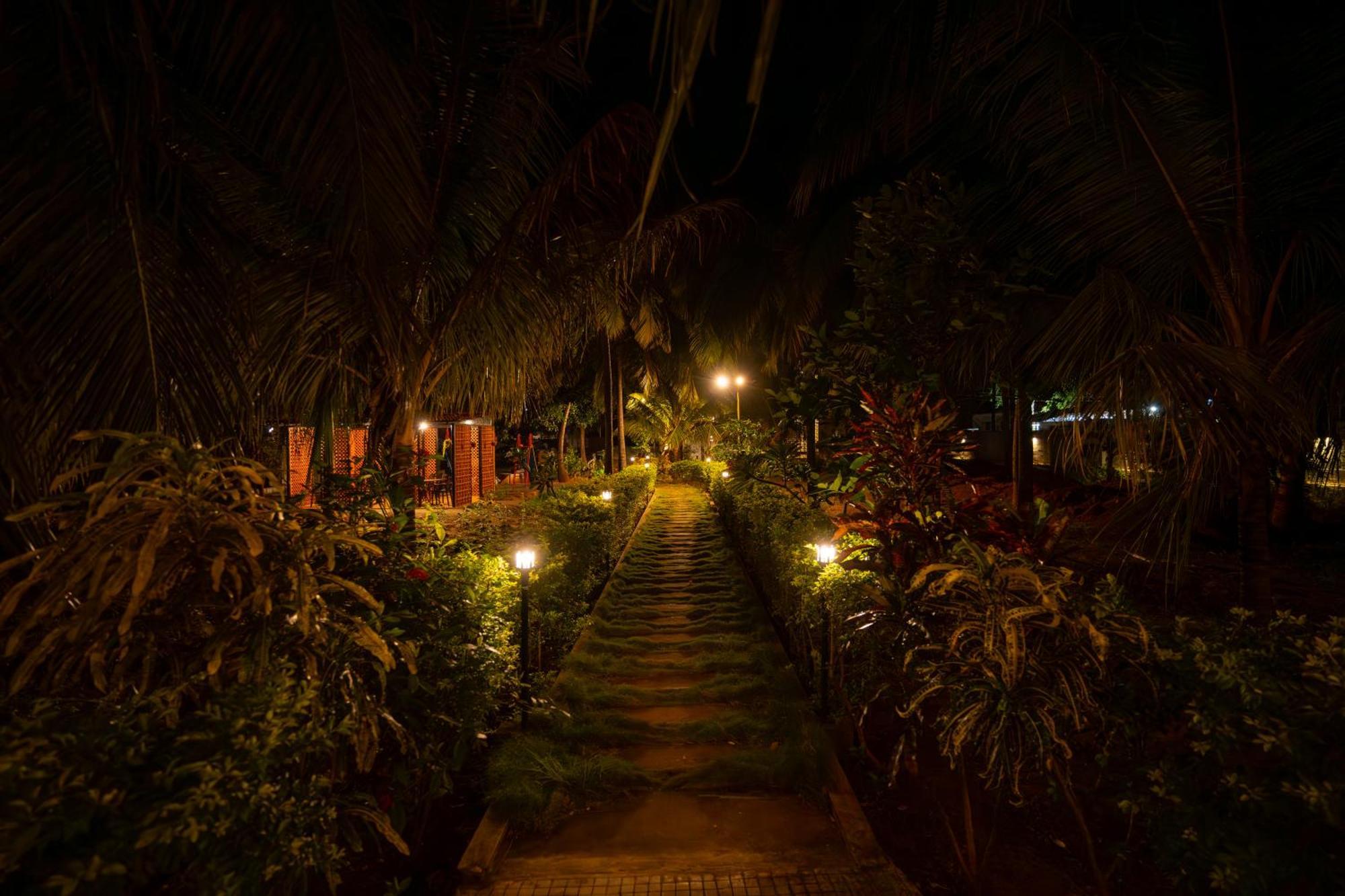 Claynest Resorts Kuttālam Esterno foto