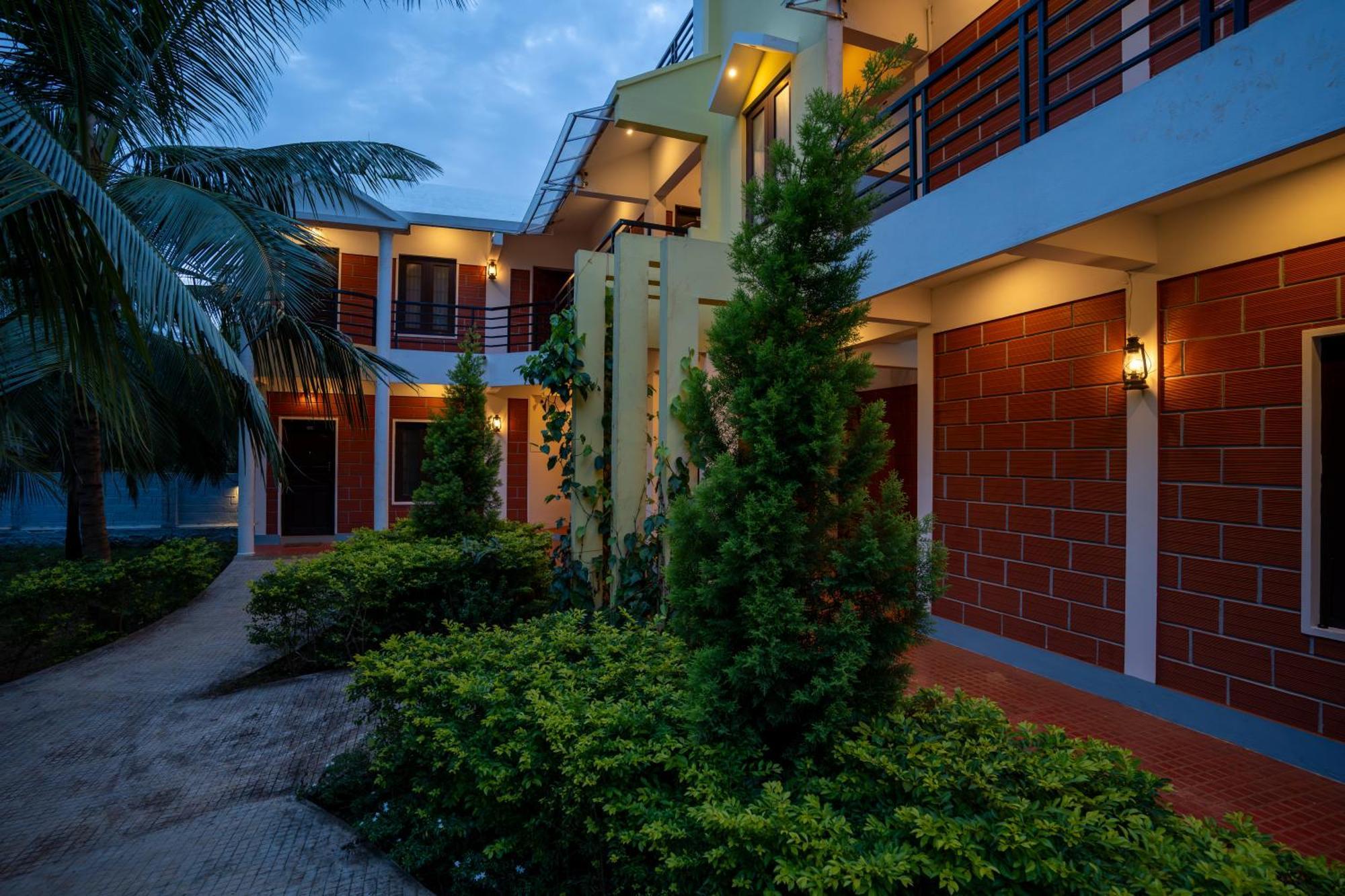 Claynest Resorts Kuttālam Esterno foto