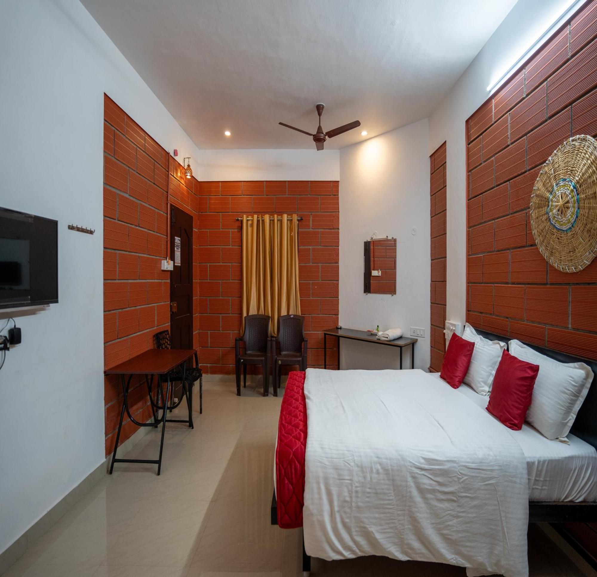 Claynest Resorts Kuttālam Esterno foto